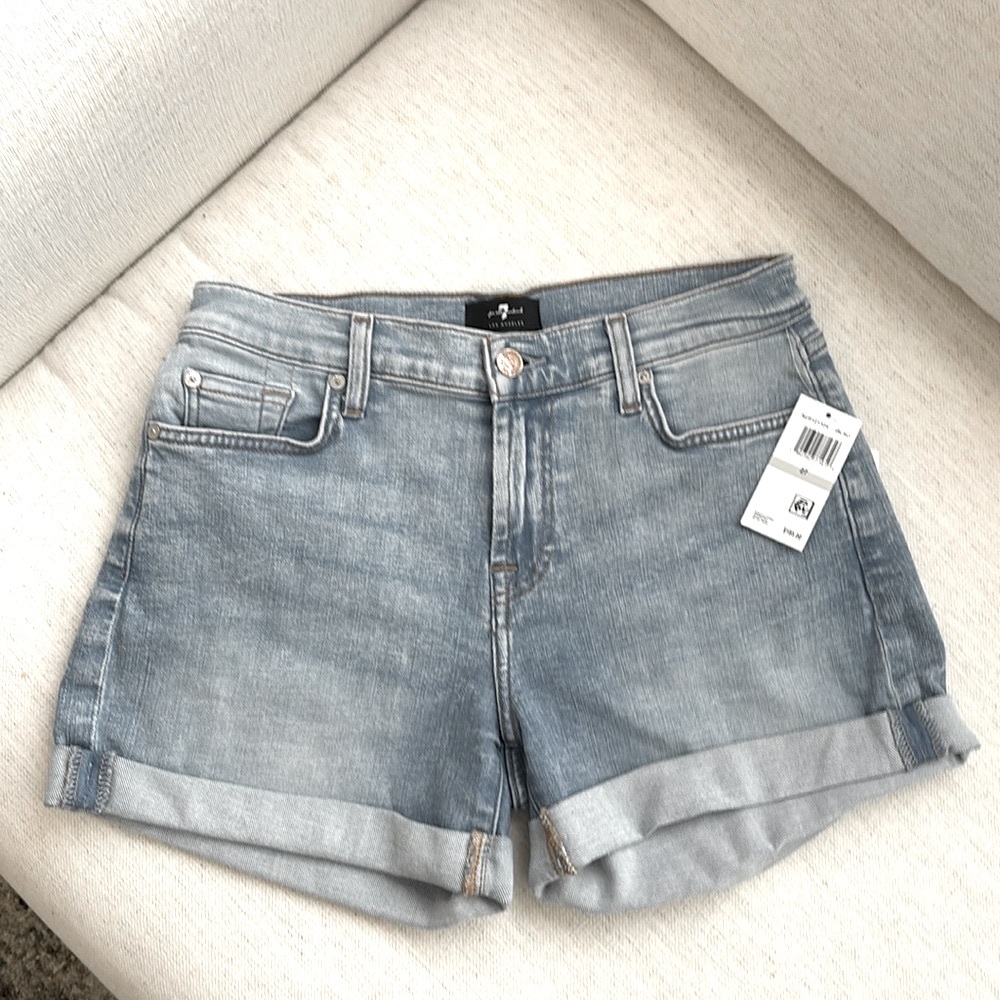 7 For All Mankind Jean Mid Roll Short. Light Wash. Size 27. NWT.